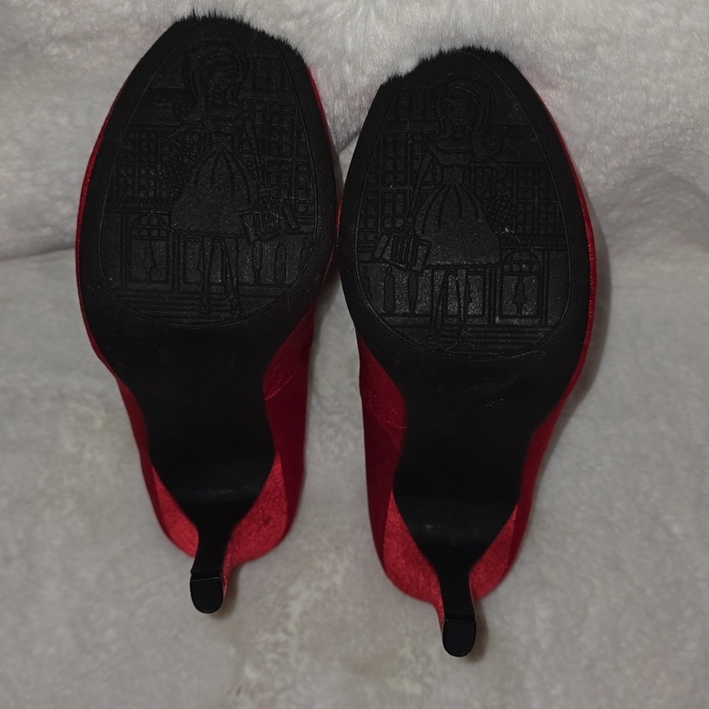 Rocket Dog Women's Scarlet Heels with Embellished Toe - Picture 8 of 10